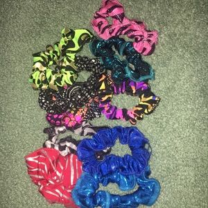 8 Gymnastics Scrunchies 🛍